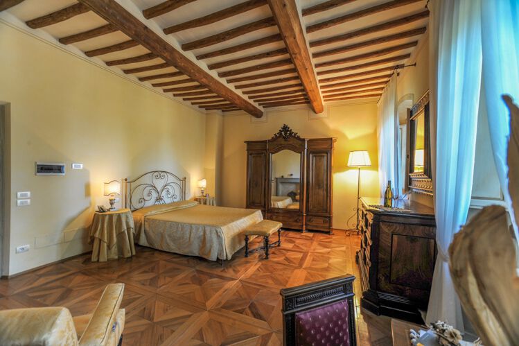 Doppelzimmer Superior Nr. 3, im Toskana Weingut Tenuta Sticciano, Paar-Urlaub mit Pool im Chianti