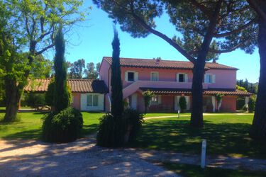 Relais Rosa Toskana Landgut mit Pool mit Ferienwohnungen am Meer für Familien Urlaub