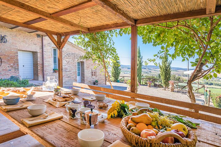 Ferienwohnung Sole Toskana Landgut Podere Senesi mit Pool südlich Siena in der Crete Sitzplatz 3