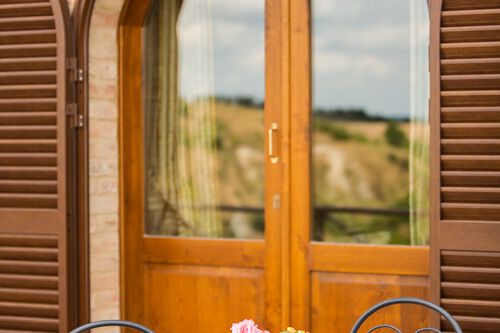Doppelzimmer im Toskana Weingut La Storia mit Pool und Terrasse