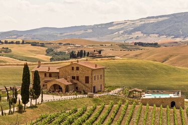 Hotel und Weingut La Storia mit Ferienwohnungen und Doppelzimmern und Pool, Panoramalage