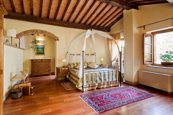 Toskana Agriturismo Weingut und Hotel mit Pool bei San Gimignano Doppelzimmer Standard