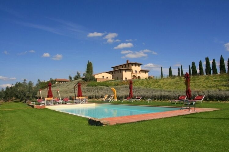 Ferienwohnung Olmo Typ Fienile Toskana Urlaub im Weingut Poderenuovo mit Pool