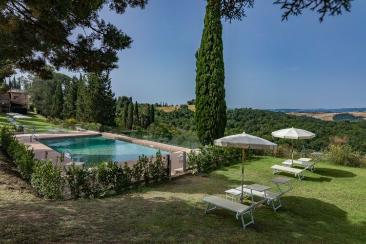 Toskana Ferienwohnung Torre Agriturismo Campana mit Pool für Urlaub mit Kindern