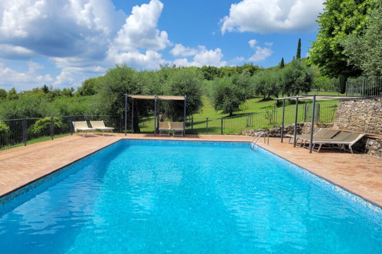 Toskana Ferienwohnung Minore im Agriturismo Casciano mit Pool und Val d'Orcia Panorama