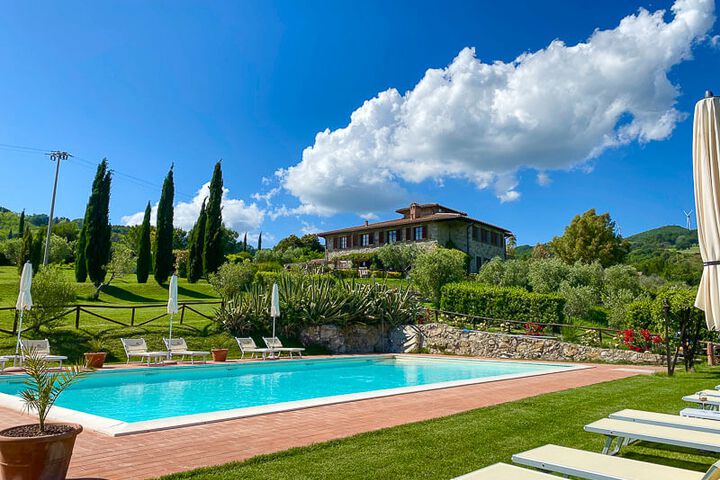 Toskana Agriturismo Ferienwohnungen mit Pool und Panoramablick bei Volterra Poolbereich 3