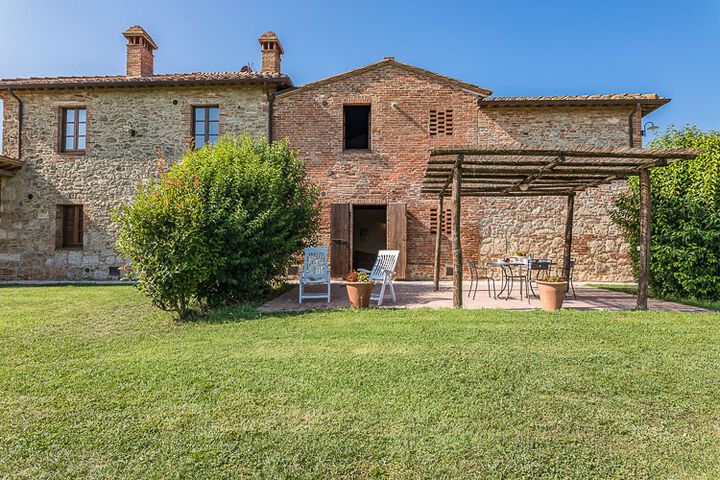 Ferienwohnung Fabbro Toskana Agriturismo Borgo Bacco mit Pool bei Siena Gartensitzplatz 3