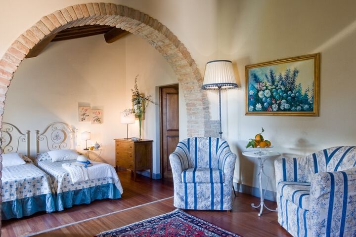 Toskana Agriturismo Weingut und Hotel mit Pool und Restaurant bei San Gimignano Doppelzimmer Nr. 3
