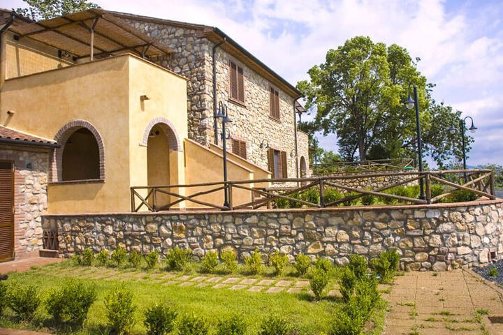 Loggia Ferienwohnung Nr. 11 Landgut Borgo del Monte Toskana mit Pool am Meer