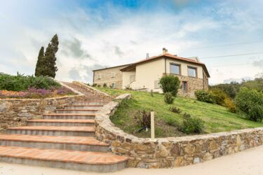 Agriturismo Prata Weingut mit Ferienwohnungen bei Suvereto am Meer mit Pool