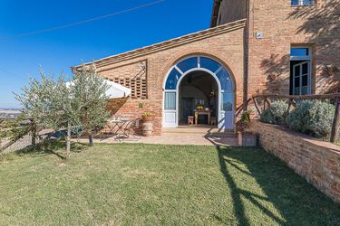 Podere Senesi Toskana Landgut mit Pool Ferienwohnungen südlich Siena in der Crete Terrasse 1