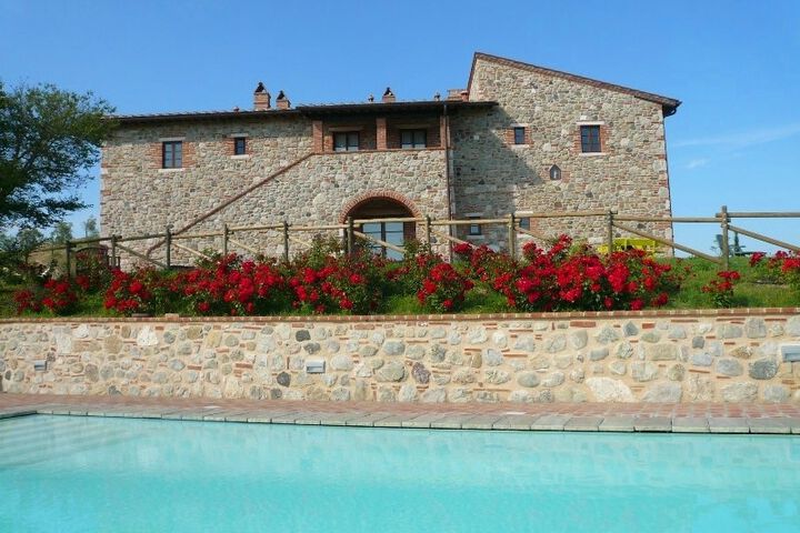 Agriturismo Podere Campaini Ferienwohnungen bei Volterra mit Pool