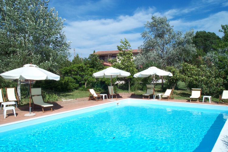 Ferienwohnung Tramontana Toskana Agriturismo Fattoria Fondacio mit Schwimmbad