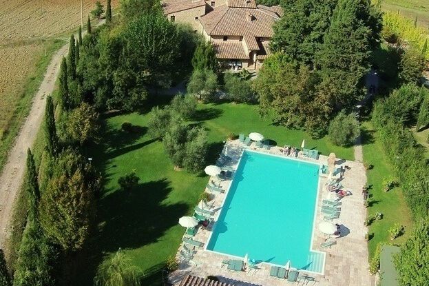 Toskana Ferienwohnung San Gimignano mit Pool, im Landgut La Campagna, 4 Personen mit Hund