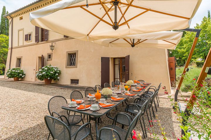 Ferienwohnung Villa familienfreundlicher Toskana Agriturismo Campana mit Pool bei Siena Terrasse 2