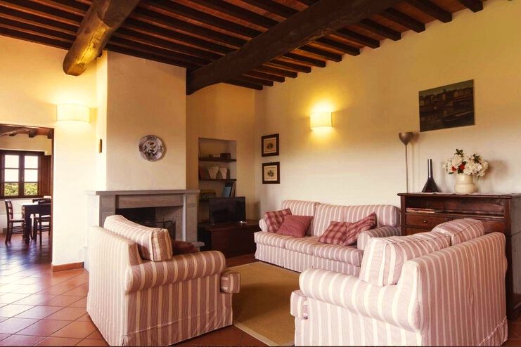 Ferienwohnung Aliotto Typ Padronale Toskana Weingut Poderenuovo mit Pool und Frühstück