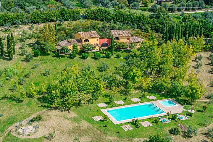 Residence San Lorenzo Toskana Agriturismo Weingut im Chianti, Ferienwohnungen, Pool, Luftaufnahme