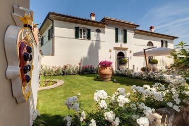 Hotel Villa Reggia Toskana, luxuriöse Zimmer bei Florenz mit Pool