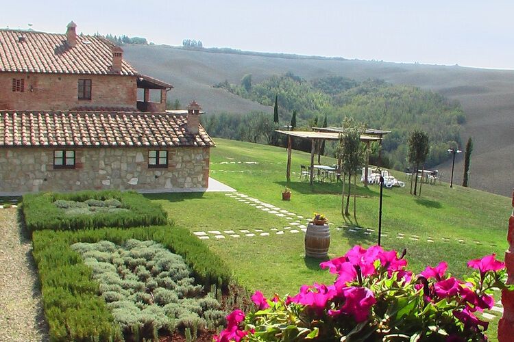 Toskana Ferienwohnung Mezzadro Agriturismo Borgo Bacco mit Pool