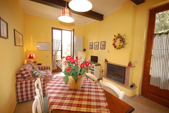 Tenuta I Cipressi Toskana Agriturismo im Chianti mit Pool und Garten Ferienwohnung Ginestra wohnen 4
