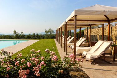 Toskana Weingut Agriturismo Alla Jesolana mit Pool im Chianti bei Siena Poolbereich 1