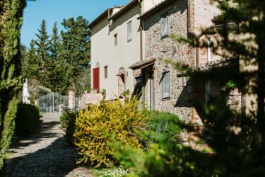 Montealbino Toskana Weingut mit Pool und Restaurant