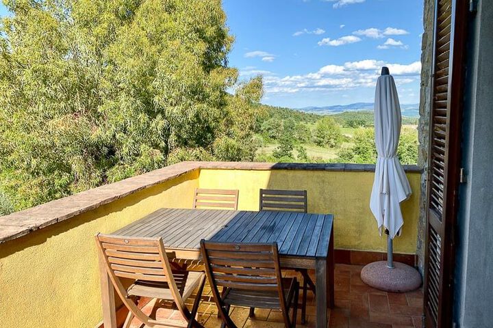 Ferienwohnung Girasole Toskana Agriturismo Panoramablick, Pool bei Volterra Balkon