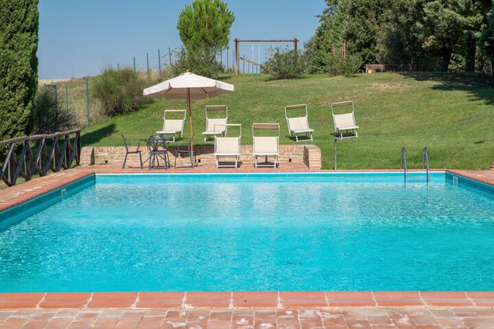 Ferienwohnung Nichio Toskana Agriturismo Campana mit Pool und Tennis bei Siena Pool 1
