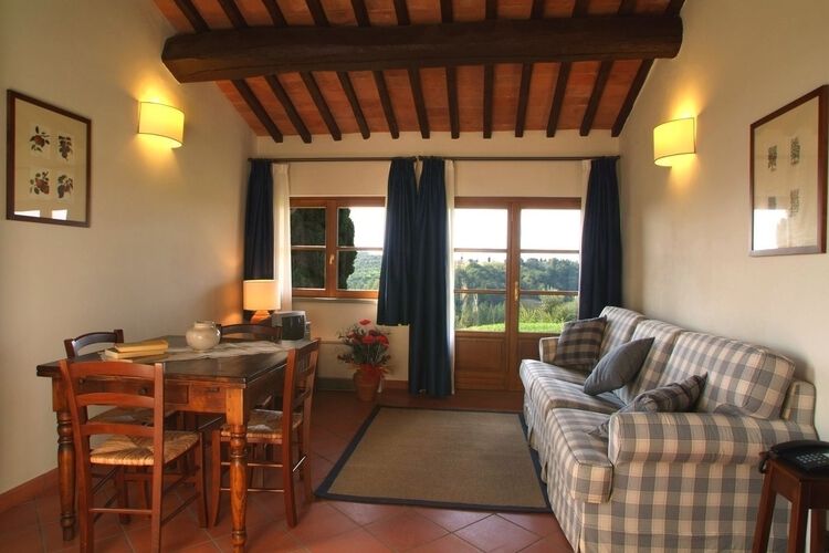 Ferienwohnung Cipresso Typ Casale Weingut Poderenuovo mit Pool und Toskana-Blick