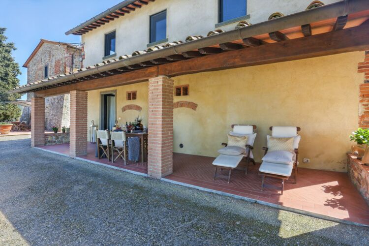 Ferienwohnung Cipressi im Toskana Nobel-Weingut Alla Jesolana Toskana Weingut mit zwei Pools und Restaurant