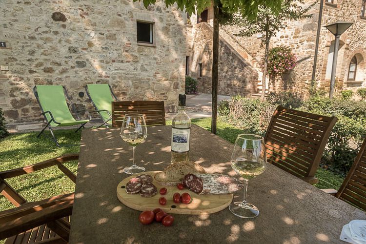 Toskana Ferienwohnung San Gimignano mit Pool, im Landgut La Campagna, 4 Personen mit Hund