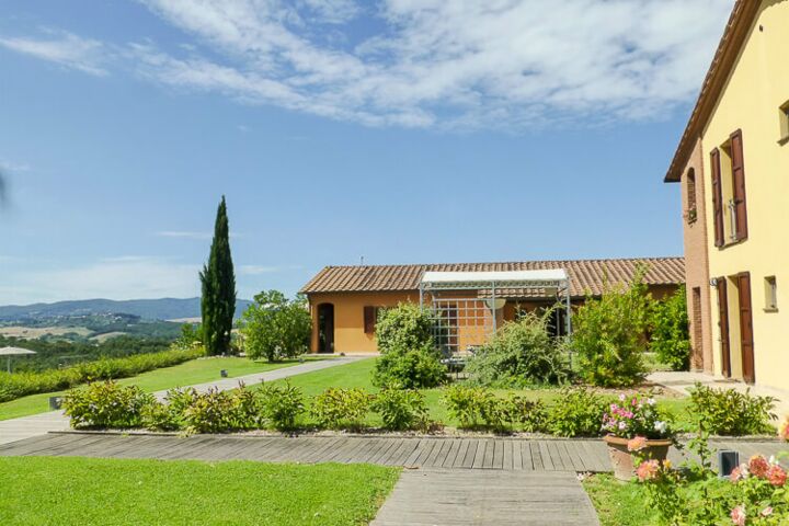 Toskana Ferienwohnung Mimosa, Familien-Urlaub im Agriturismo La Poesia, mit Pool