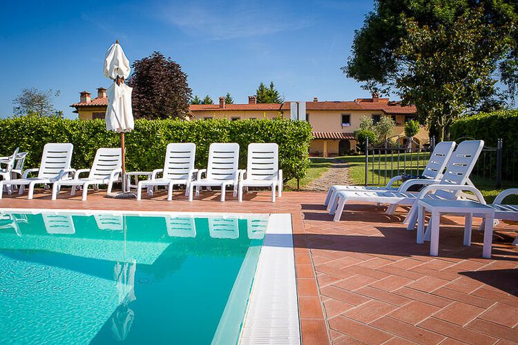 Toskana Ferienwohnung Pendolino Weingut Agriturismo Casentino - kinderfreundlich mit Pool