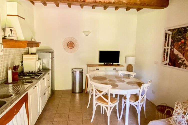 Ferienwohnung Ginepro Relais di Paola, mit Terrasse und Pool nah am Meer