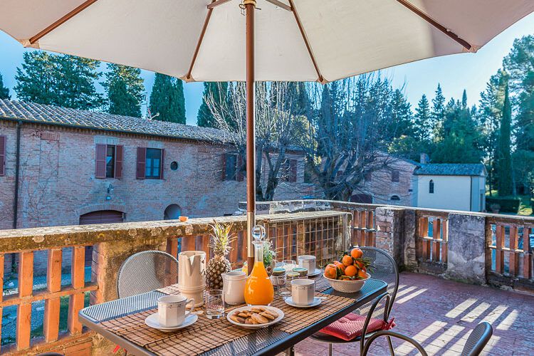 Toskana Ferienwohnung Lupa Agriturismo Campana mit Pool