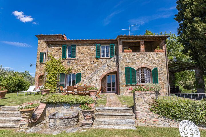 Villa La Tradizione Toskana Ferienhaus bei Siena mit modernem Pool Außenansicht 5