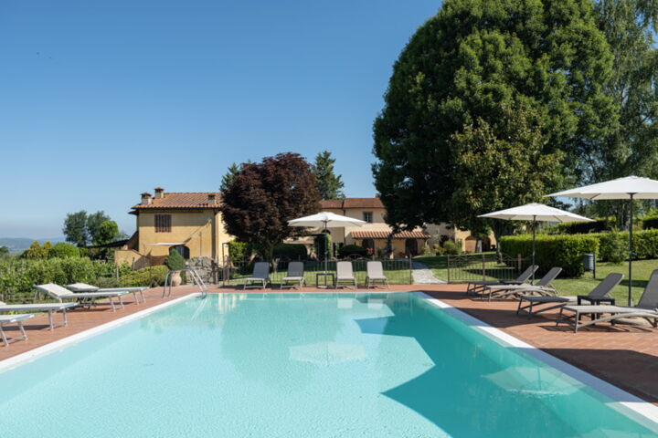 Toskana Weingut Agriturismo Casentino mit Ferienwohnungen und Pool bei Florenz Pool 3