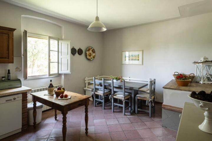 Ferienwohnung Frantoio Toskana Weingut Agriturismo Casentino mit Pool bei Florenz Essbereich