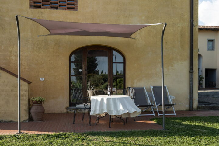 Ferienwohnung Trebbiano Weingut Casentino Toskana Agriturismo mit Pool bei Florenz Terrasse