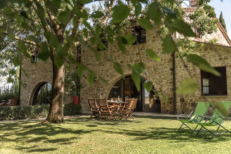 Toskana Ferienwohnung Cortona mit Pool in La Campagna, Familie mit Hund