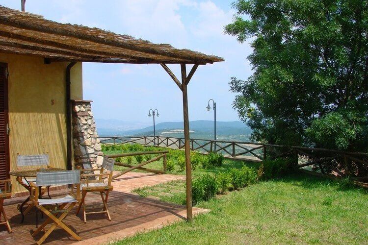 Toskana Ferienwohnung Nr. 5 im Borgo del Monte am Meer, mit Pool für einen Urlaub mit Kindern