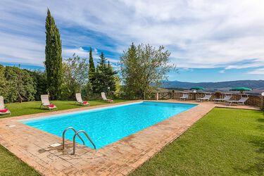 Weingut Limonaia mit Pool südlich von Siena