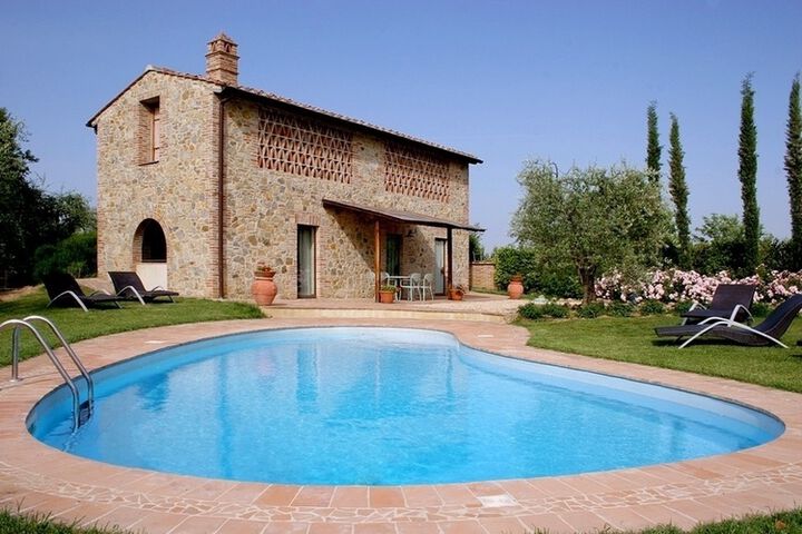 Toskana Agriturismo Weingut und Hotel bei San Gimginano Ferienhaus Villa Montagnola mit Pool Garten