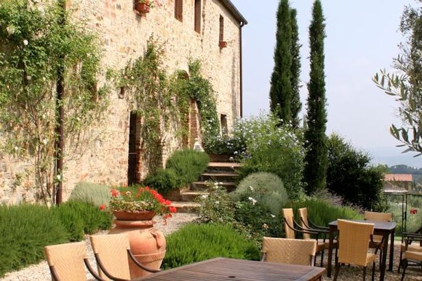 Doppelzimmer Nr. 7 Deluxe Garden im Toskana Landgut Atmosfera mit Pool und Restaurant
