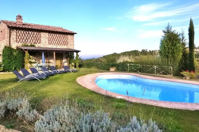Toskana Agriturismo Weingut und Hotel bei San Gimginano Ferienhaus Villa Cabbiallina mit Pool