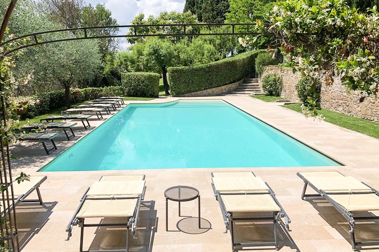 Toskana Ferienwohnung Roseto mit Terrasse und Pool bei Siena