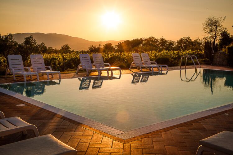 Toskana Ferienwohnung Colorino Weingut Agriturismo Casentino - für Familien mit Pool und Frühstück