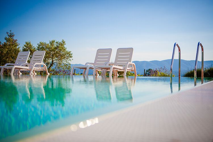 Toskana Ferienwohnung Pendolino Weingut Agriturismo Casentino - kinderfreundlich mit Pool