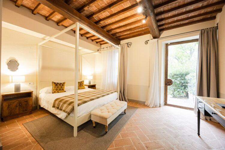 Doppelzimmer Superior Garden mit Terrasse Nr. 8 B im Toskana Landgut Atmosfera (Zimmer-Kategorie garantiert)