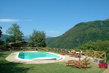 Villa Panoramica Ferienhaus: zwei Toskana Ferienwohnungen mit Pool bei Lucca